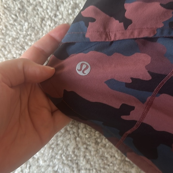 Lululemon Speed Up Low-Rise Lined Short 2.5"
Heritage 365 Camo Smoky Red Night - Picture 9 of 10